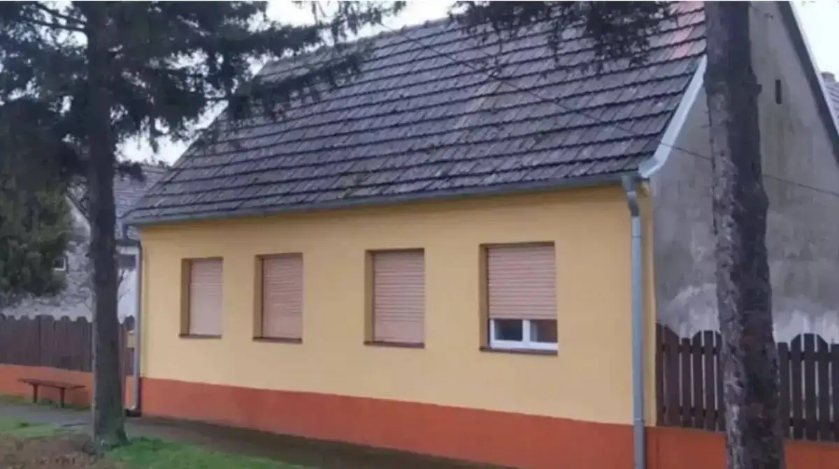 Țara vecină în care o casă se vinde sub 30.000 de euro: „85 de metri pătrați plus anexe. Teren de 18 ari” Țara vecină în care o casă se vinde sub 30.000 de euro: „85 de metri pătrați plus anexe. Teren de 18 ari”