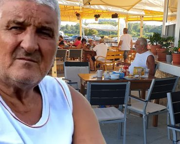 Rică Răducanu a dat startul sezonului estival! Cât costă micii, ciorba de perișoare și hamsiile la localul lui din Neptun: „Sunt mai mulți angajați decât turiști” Rică Răducanu a dat startul sezonului estival! Cât costă micii, ciorba de perișoare și hamsiile la localul lui din Neptun: „Sunt mai mulți angajați decât turiști”