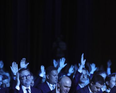 „Epurări” în PNL: Liderii de filiale din tabăra Veștea și-au pierdut funcțiile. Fostul premier desemnat va fi dat afară
