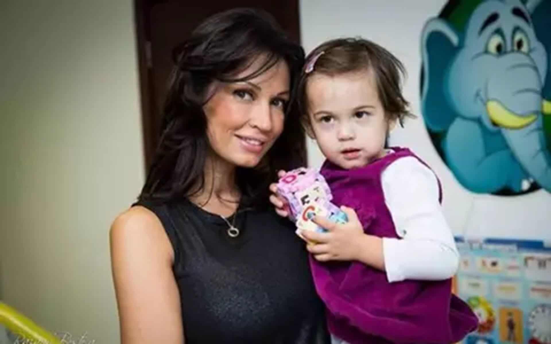 Cum arată în prezent fiica Nicoletei Luciu. Kim și-a început cariera de model la doar 14 ani: „Așchia nu sare departe de trunchi” Cum arată în prezent fiica Nicoletei Luciu. Kim și-a început cariera de model la doar 14 ani: „Așchia nu sare departe de trunchi”