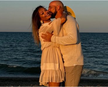 Anca Țurcașiu și partenerul ei, momente de coșmar în vacanța din Paris. De ce au rămas blocați pe aeroport. „Nu am putut intra în avion” Anca Țurcașiu și partenerul ei, momente de coșmar în vacanța din Paris. De ce au rămas blocați pe aeroport. „Nu am putut intra în avion”