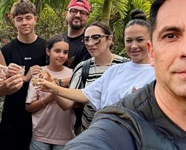 Vacanță, în gașcă, în Mauritius! Poze rare cu soția lui Dan Negru: „Am reușit să ne păstrăm căsnicia în discreție.”