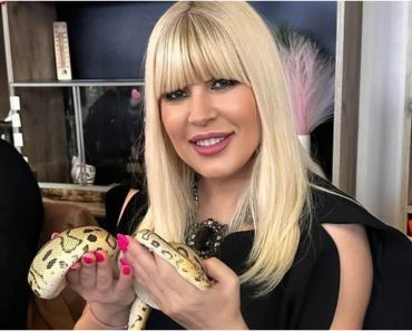 Elena Udrea, vacanță de coșmar pe litoralul românesc. Critici dure aduse Ministerului Mediului: „Dacă trăia Ceaușescu, v-ar fi condamnat pe viață”