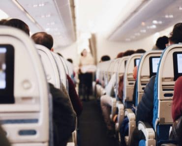 Momente de coșmar pentru pasagerii unui zbor spre Turcia! Au rămas blocați în cabină, în peste 50 de grade Celsius, iar mai multe persoane au leșinat