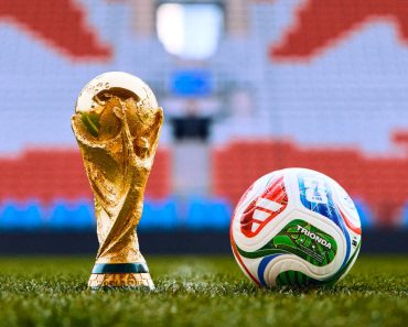 Nouă reguli noi pentru fotbal! Iei roșu dacă îți acoperi gura!