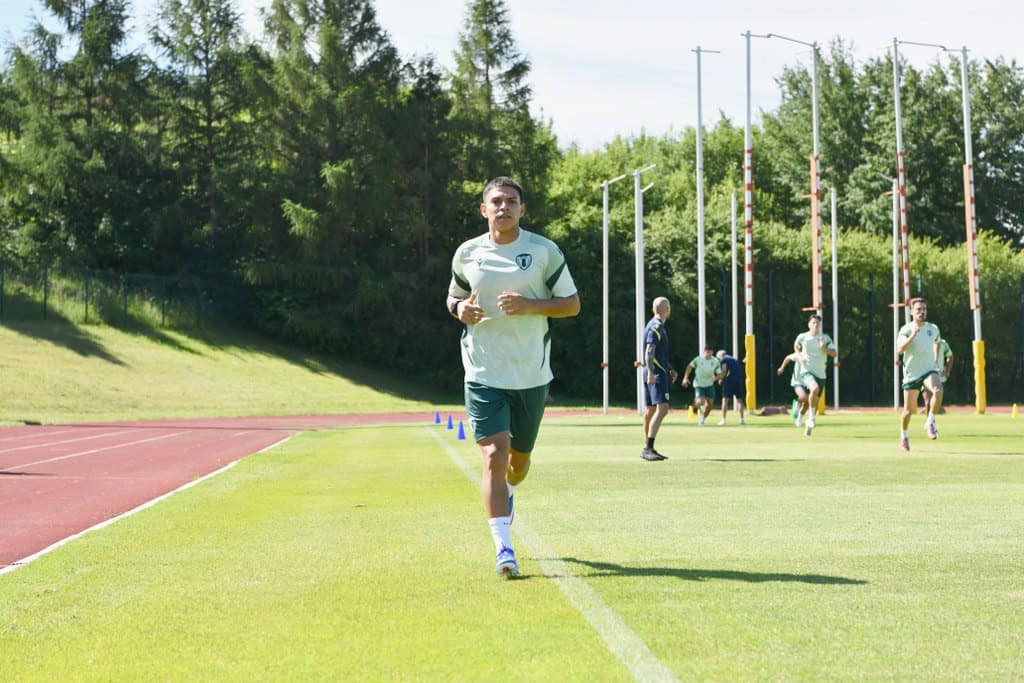 Mijlocașul cu clauză anti-alcool se antrenează cu Petrolul