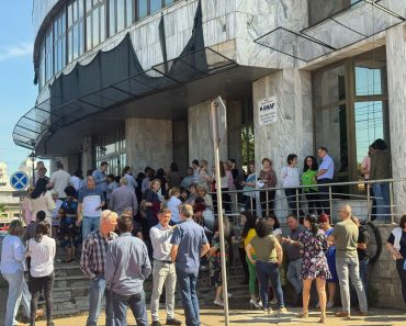 Proteste și la ANAF Ploiești! Angajații au ieșit în stradă și amenință cu greva generală