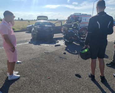 Orașul drift-urilor! Accident grav în Parcul Municipal Vest, între un autoturism și o motocicletă Orașul drift-urilor! Accident grav în Parcul Municipal Vest, între un autoturism și o motocicletă