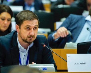 Europarlamentarul Adrian Axinia (AUR): „Au început să-l lase nervii pe Nicușor Dan”