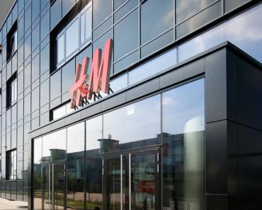 H&M a ales Ploieștiul ca hub logistic regional. Grupul suedez a închiriat un depozit de 85.000 mp H&M a ales Ploieștiul ca hub logistic regional. Grupul suedez a închiriat un depozit de 85.000 mp