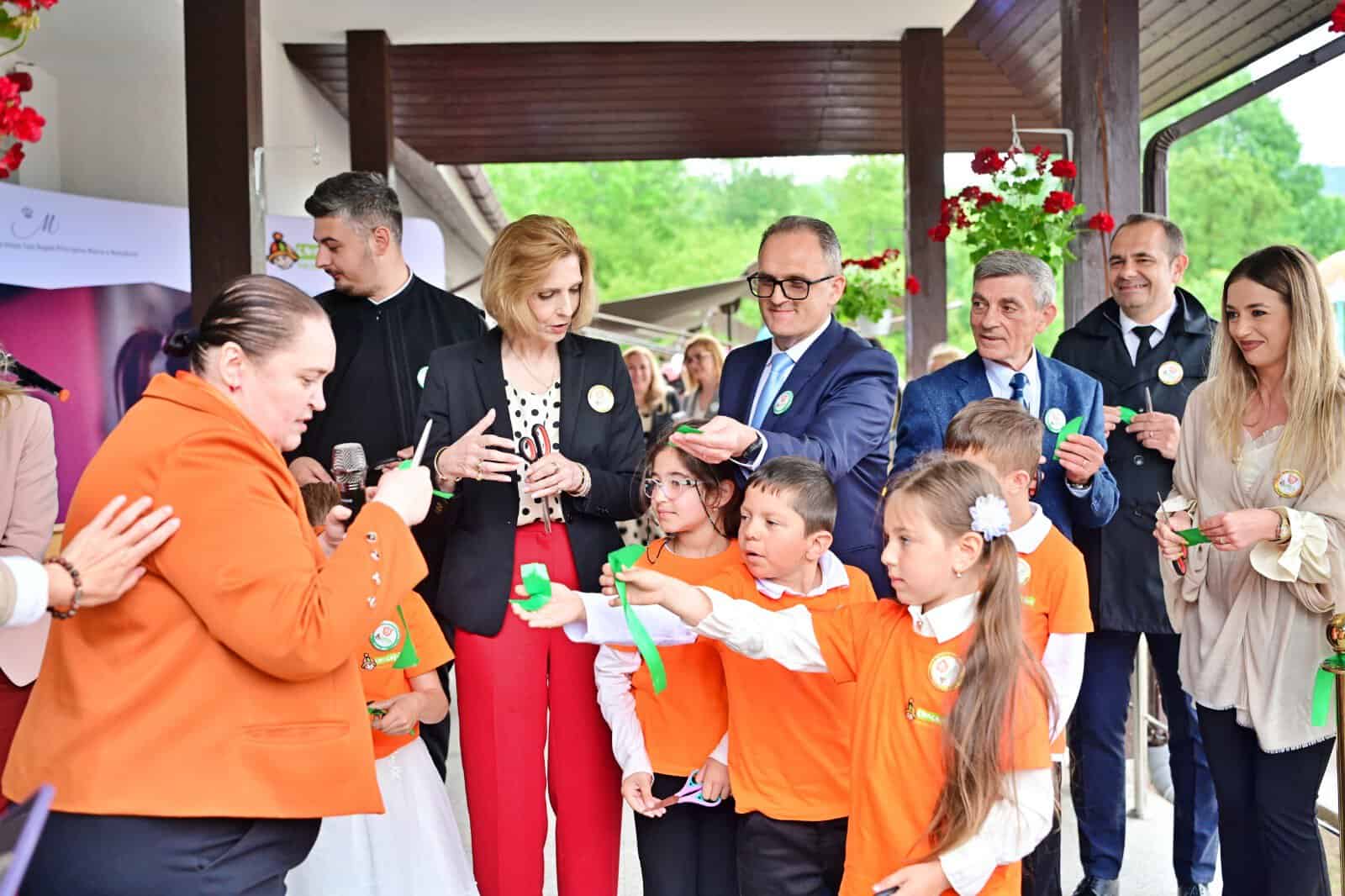 Peste 200 de copii vor crește într-un centru călduros și modern. „Concordia” Provița de Sus a fost inaugurat astăzi, în prezența lui Virgil Nanu, șeful CJ Prahova