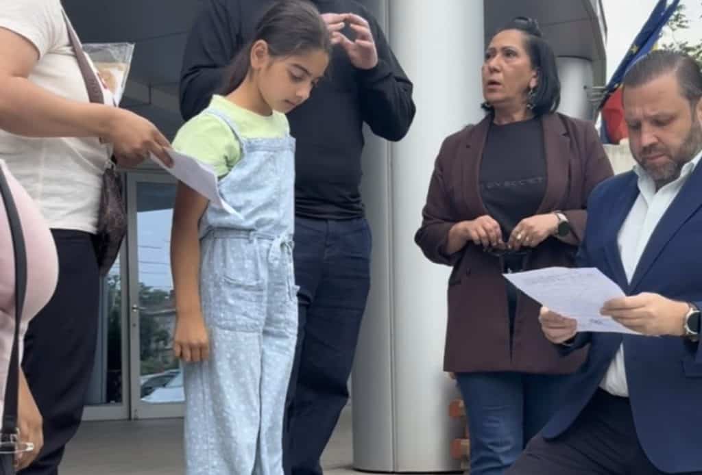 EXCLUSIV | Viceprimarul Alexandru Săraru (AUR) reacționează în cazul familiei cu 8 copii evacuate: „Administrația are obligația morală să găsească soluții, nu să lase oamenii în stradă!”
