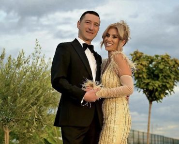 Murim de râs! Soția primarului din Breaza, Bogdan Novac — fost haștagist USR-ist vopsit în PNL —, a ajuns să atace vechea gardă liberală după nominalizarea lui Adrian Veștea ca premier. Ce o recomandă pe influencerița Loredana să aibă opinii politice? Murim de râs! Soția primarului din Breaza, Bogdan Novac — fost haștagist USR-ist vopsit în PNL —, a ajuns să atace vechea gardă liberală după nominalizarea lui Adrian Veștea ca premier. Ce o recomandă pe influencerița Loredana să aibă opinii politice?