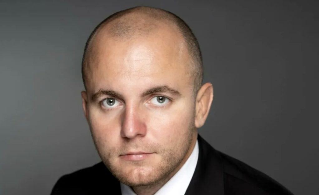 Andrei Gușă, deputat AUR, reacție la postarea LGBT a consilierului primarului Polițeanu: „Dacă girează o astfel de abordare, devine incompatibil cu funcția de primar din punct de vedere moral și civilizațional”
