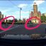 Inconștiență maximă! Trotinetiști mascați, filmați în timp ce trec pe roșu și fac „scheme” pe o singură roată în trafic