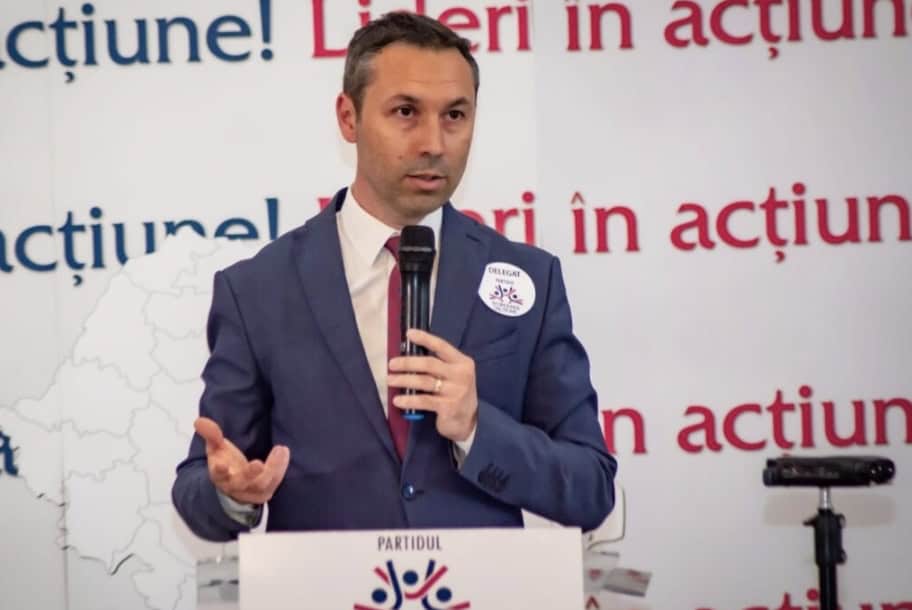 AFACEREA „CADASTRU PE BUCĂȚELE”: Consilierul Mihai Apostolache desființează strategia lui Polițeanu: „Se risipesc banii publici pentru firme care fac lucrări de cadastru pe zone mici. La București se cadastrează perimetre mult mai mari”
