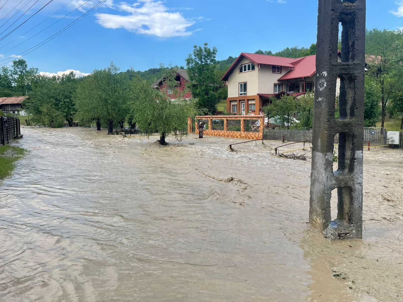RO-ALERT în tot județul Prahova! Cod portocaliu de furtună și grindină