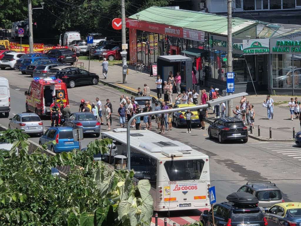 VIDEO: În #PloieștiulCelViu, viața nu are prioritate. Nepăsarea administrației Polițeanu, letală pentru o femeie omorâtă pe trecerea pentru pietoni
