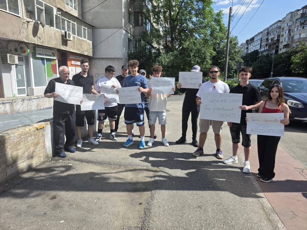 VIDEO: PROTEST la trecerea de pietoni din Ploiești unde a murit o femeie. Stop accidentelor! Vrem promisiuni onorate!