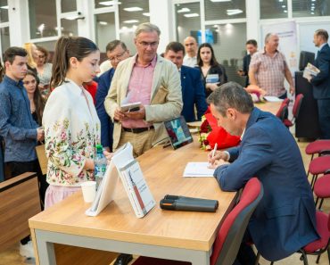 Primăria Aluniș: O zi deosebită la Universitatea Petrol și Gaze din Ploiești Primăria Aluniș: O zi deosebită la Universitatea Petrol și Gaze din Ploiești