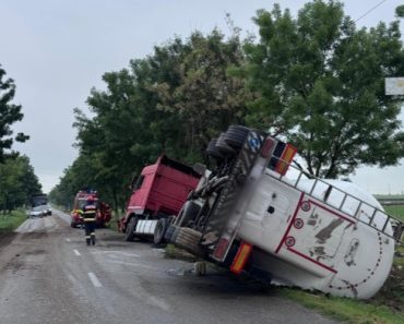 O cisternă încărcată cu ciment s-a răsturnat în Băcoi