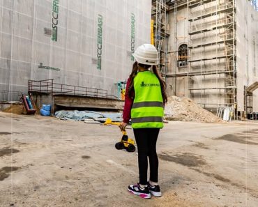 Erbașu Construcții: Unele vise încep cu o jucărie în mână.  Altele ajung să construiască viitorul