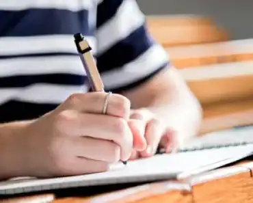 Bacalaureat 2026. Candidații susțin proba la Limba și literatura română