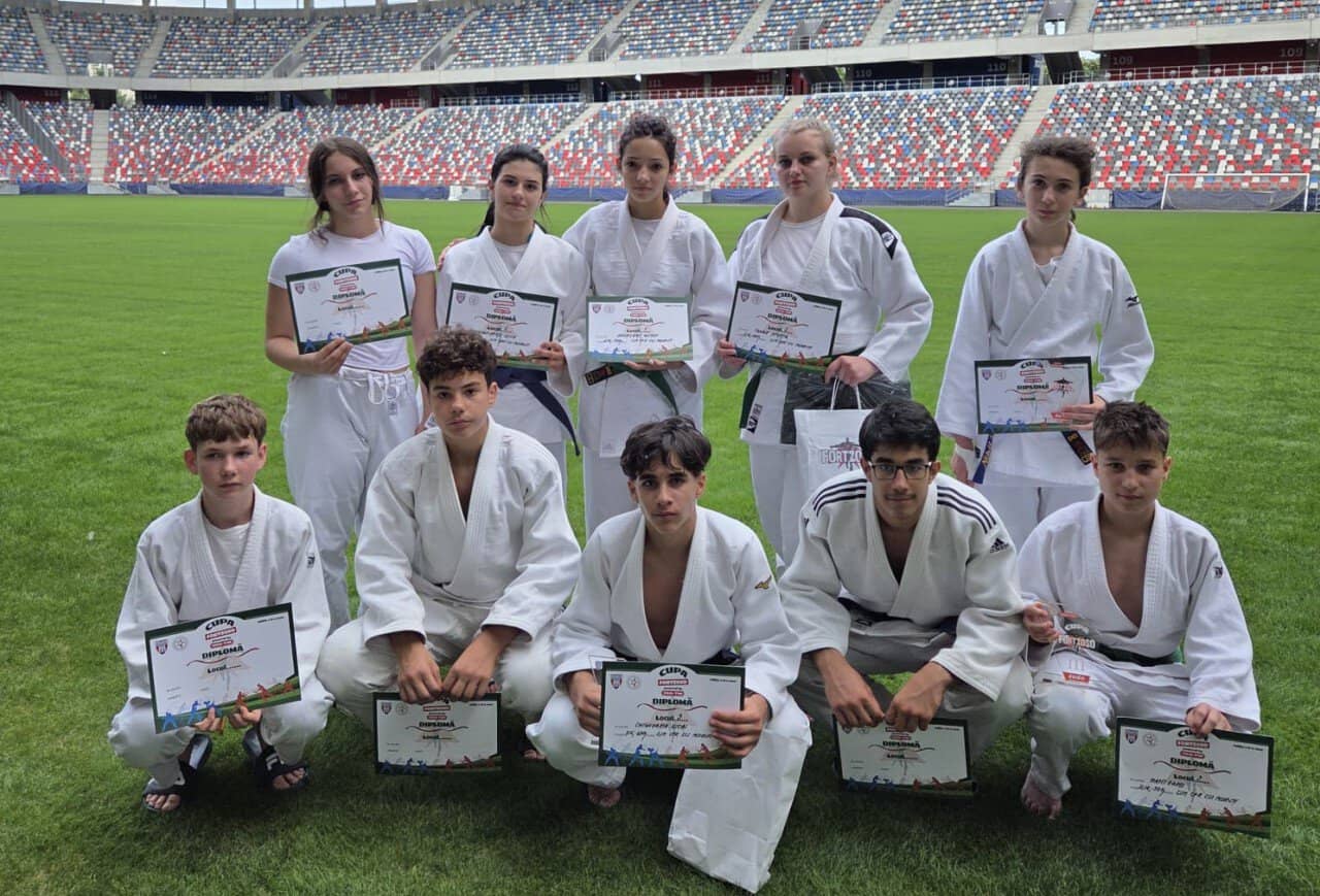Judoka ploieșteni și-au arătat forța pe stadionul ,,Steaua” Judoka ploieșteni și-au arătat forța pe stadionul ,,Steaua”