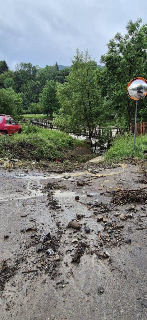 Primăria Valea Doftanei: A doua parte din zi un nou potop s-a abătut peste Valea Doftanei afectând  mai grav cartierele Peste Vale, Prislop,Coasta Tare și Maracini