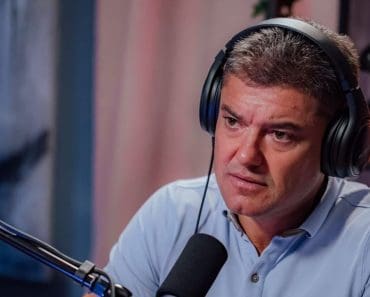 De câte ori a iubit cu adevărat Cristian Boureanu: „Căsnicia nu trebuie confundată cu iubirea” De câte ori a iubit cu adevărat Cristian Boureanu: „Căsnicia nu trebuie confundată cu iubirea”