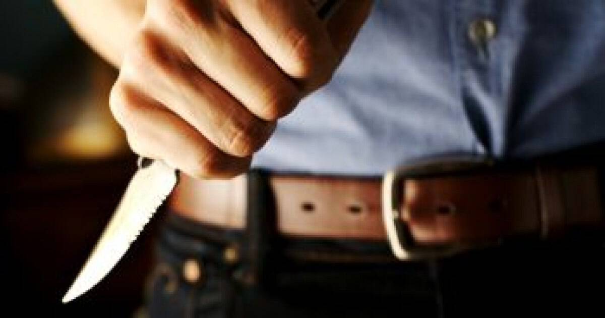 Scene șocante pe o stradă din Iași: un bărbat a încălcat ordinul de protecție și a înjunghiat o femeie. Victima a fost găsită într-o baltă de sânge
