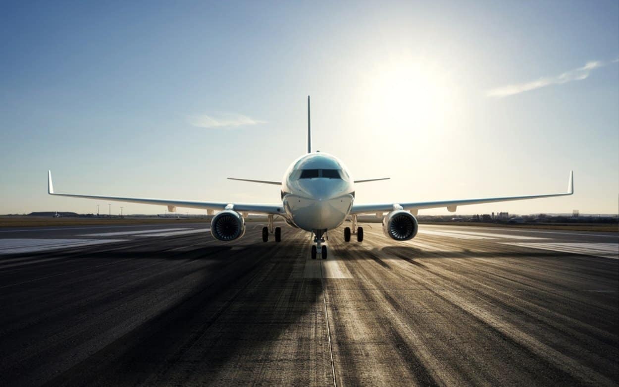 Influencerița căreia i s-a interzis îmbarcarea din cauza ținutei a revenit în aeroport. Gestul prin care a ironizat compania aeriană Influencerița căreia i s-a interzis îmbarcarea din cauza ținutei a revenit în aeroport. Gestul prin care a ironizat compania aeriană