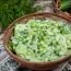 Salată de castraveți cu usturoi și mărar, rețeta perfectă pentru zilele toride. Secretul care o face mai crocantă și mai aromată