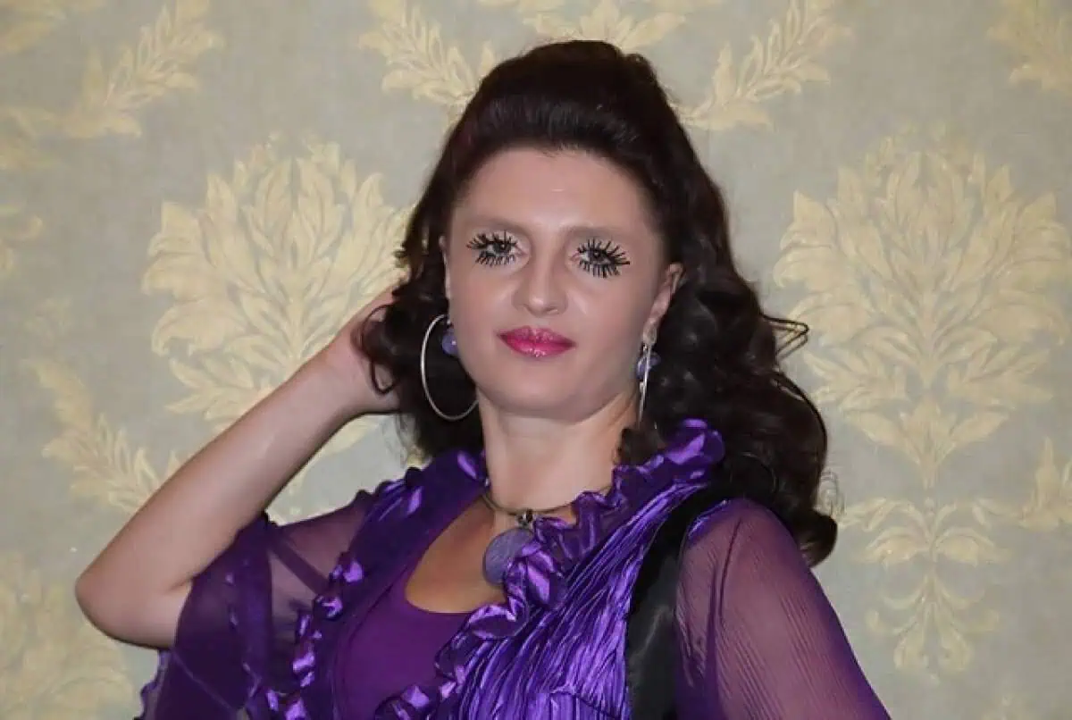 Cornelia, dansatoarea maneliștilor, apariție neașteptată alături de soțul ei la piscină. Cum arată la 57 de ani în costum de baie Cornelia, dansatoarea maneliștilor, apariție neașteptată alături de soțul ei la piscină. Cum arată la 57 de ani în costum de baie