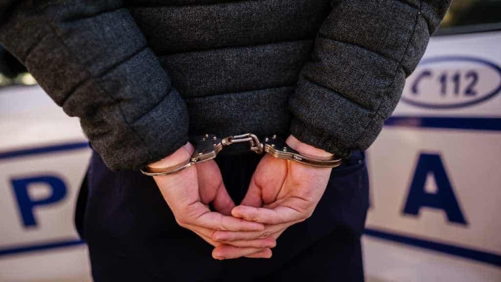 Femeie amenințată cu cuțitul și violată pe o stradă din București. Cum a reușit să scape și să sune la 112