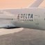 „Tocmai am auzit bubuitura în avion”. Un avion care ateriza la Chicago a intrat în contact cu un foc de artificii