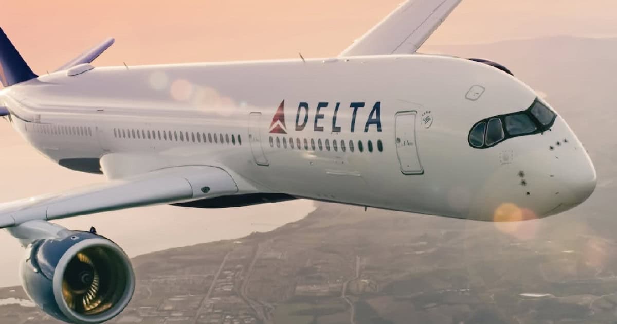 „Tocmai am auzit bubuitura în avion”. Un avion care ateriza la Chicago a intrat în contact cu un foc de artificii