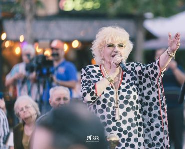 După 54 de ani, Corina Chiriac s-a revăzut cu omul care i-a schimbat viața. Momentul a emoționat-o profund: „Am lăcrimat amândoi” După 54 de ani, Corina Chiriac s-a revăzut cu omul care i-a schimbat viața. Momentul a emoționat-o profund: „Am lăcrimat amândoi”