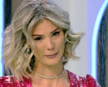Ramona Olaru, în lacrimi la televizor! Ce surpriză a primit din partea colegilor de ziua ei: „Este viitorul tău copilaș!” Ramona Olaru, în lacrimi la televizor! Ce surpriză a primit din partea colegilor de ziua ei: „Este viitorul tău copilaș!”