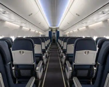 Momente de groază într-un avion spre Munchen: un geam s-a spart, iar un pasager a fost tras pe jumătate afară: „Se auzeau țipete și strigăte” Momente de groază într-un avion spre Munchen: un geam s-a spart, iar un pasager a fost tras pe jumătate afară: „Se auzeau țipete și strigăte”