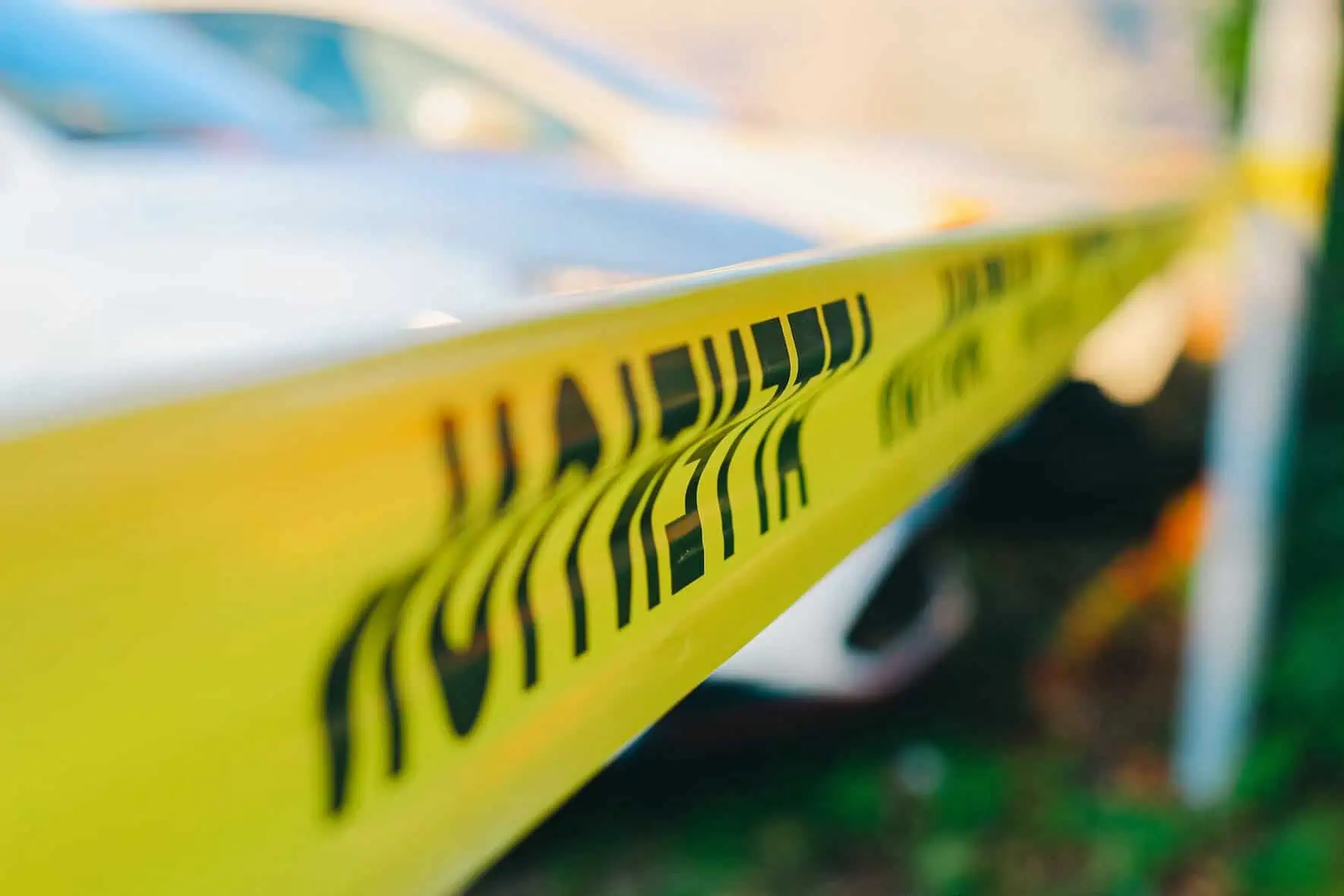 Copil de 3 ani, ucis după chinuri cumplite. Iubitul mamei este acuzat că l-a torturat, iar femeia nu ar fi intervenit. „S-a ajuns la o violenţă inimaginabilă”