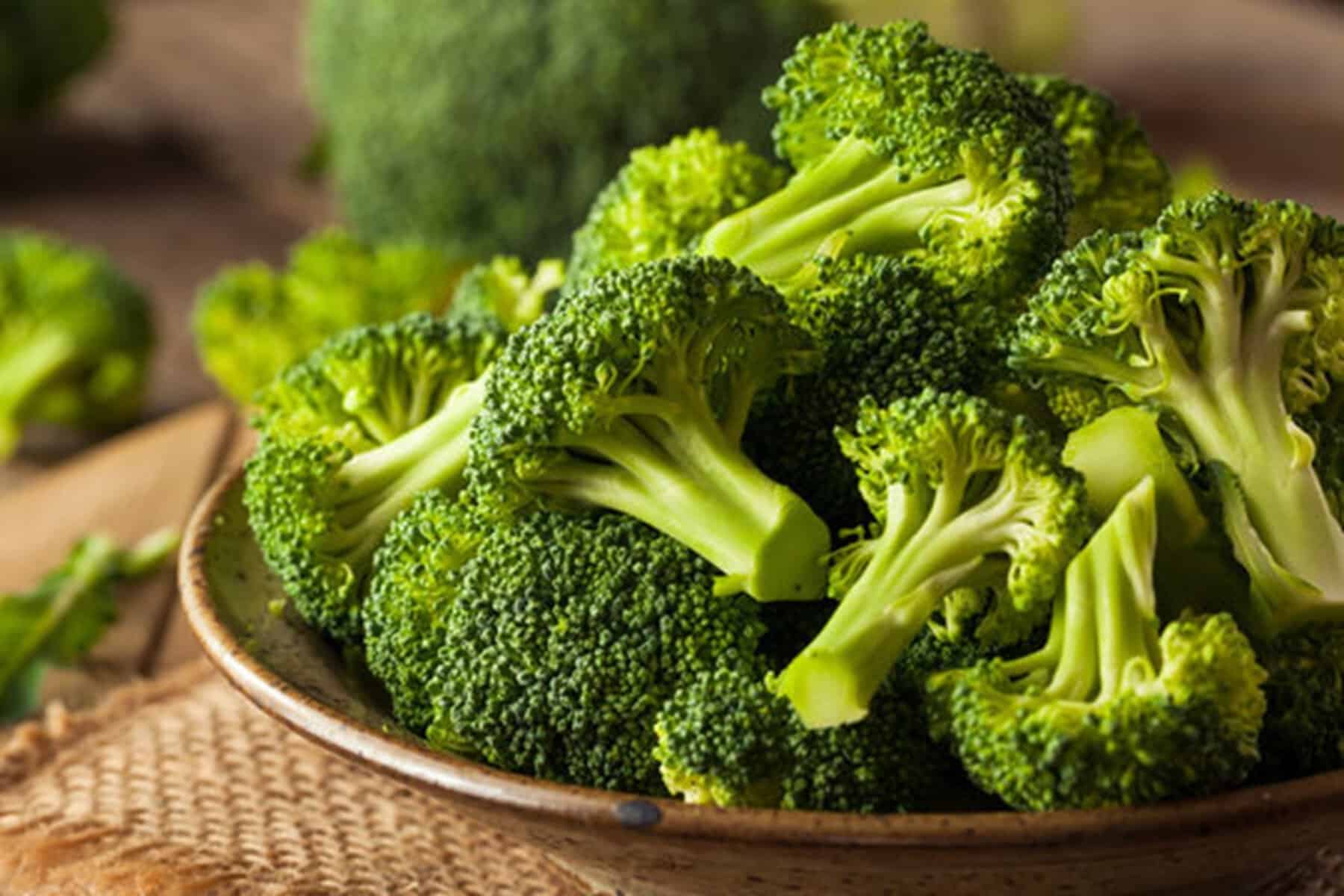 5 legume care conțin mai multe fibre decât broccoli. Medicii nutriționiști le recomandă tuturor