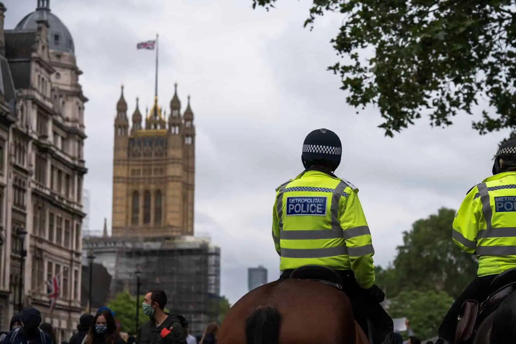 Fostă eurodeputată britanică, ucisă în propria locuință. Un bărbat de 26 de ani a fost arestat Fostă eurodeputată britanică, ucisă în propria locuință. Un bărbat de 26 de ani a fost arestat