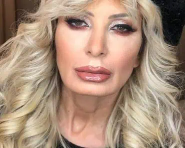 De ce păstrează Daniela Gyorfi toate hainele: „Eu am și acum pantofii de la nuntă” De ce păstrează Daniela Gyorfi toate hainele: „Eu am și acum pantofii de la nuntă”