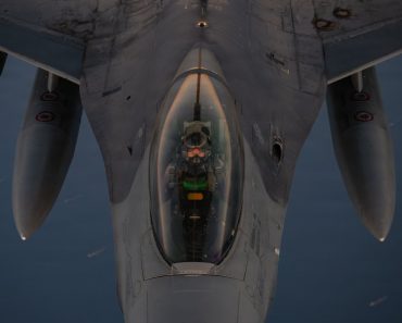 Tensiuni maxime. Trump insistă că Srâmtoarea Ormuz este deschisă, Iranul susține că a preluat controlul asupra căii navigabile Tensiuni maxime. Trump insistă că Srâmtoarea Ormuz este deschisă, Iranul susține că a preluat controlul asupra căii navigabile