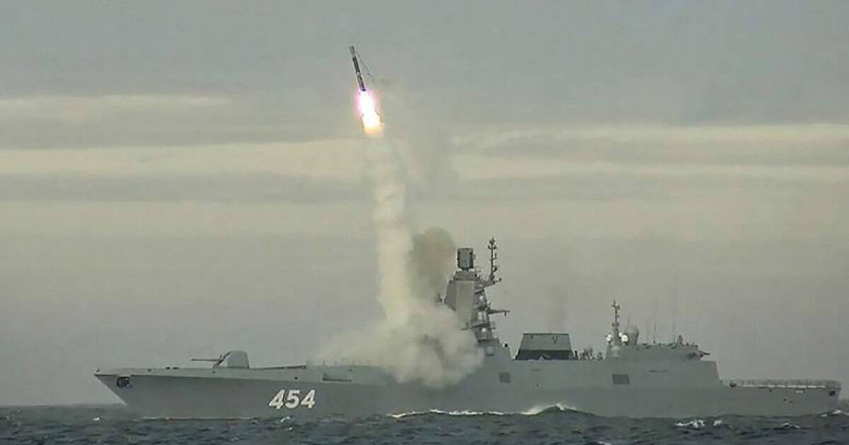 Rusia și-a pus forțele nucleare „în alertă maximă”. Anunț făcut de consilierul lui Putin: „Sunt pregătite de luptă”