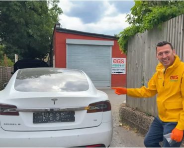 Un mecanic român din Marea Britanie a cumpărat o Tesla defectă cu doar 4.500 de lire și a decis să o repare. Cât l-a costat Un mecanic român din Marea Britanie a cumpărat o Tesla defectă cu doar 4.500 de lire și a decis să o repare. Cât l-a costat