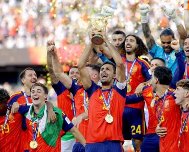 Yamal, mai bogat: câți bani ia fiecare jucător al Spaniei pentru titlul mondial Yamal, mai bogat: câți bani ia fiecare jucător al Spaniei pentru titlul mondial