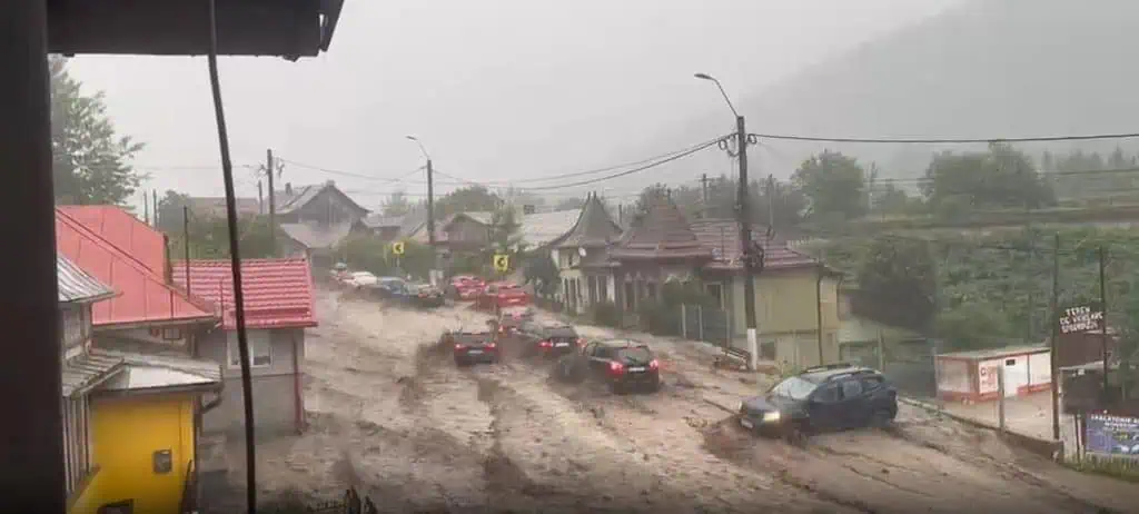 COD ROȘU de viituri în Prahova! Autoritățile sunt în alertă