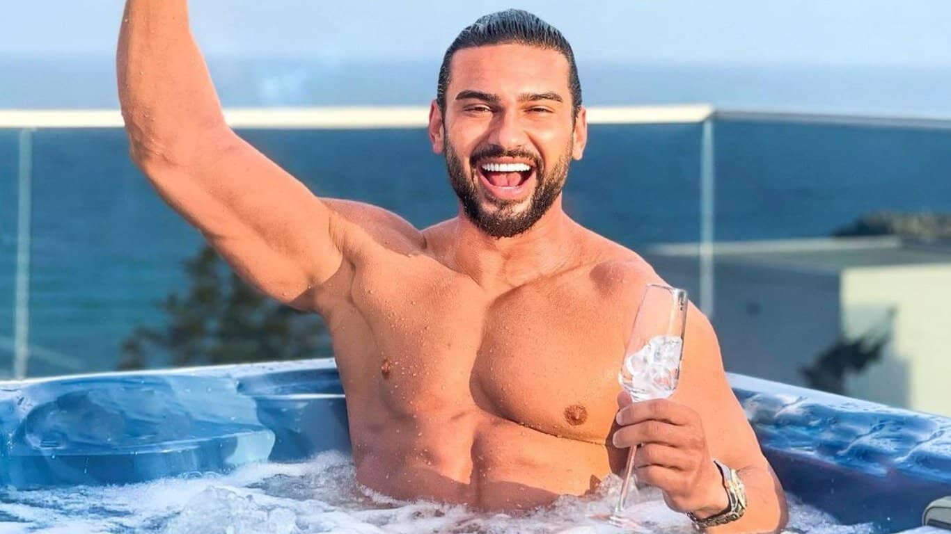 Cum arată casa lui Dorian Popa. Artistul le-a făcut fanilor un tur complet al vilei sale Cum arată casa lui Dorian Popa. Artistul le-a făcut fanilor un tur complet al vilei sale